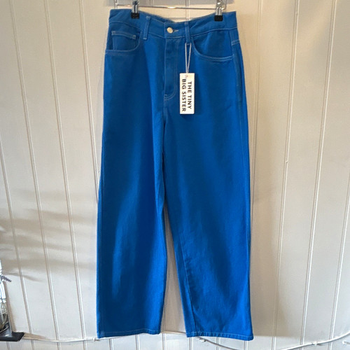 The tiny big sister - tiny, women’s